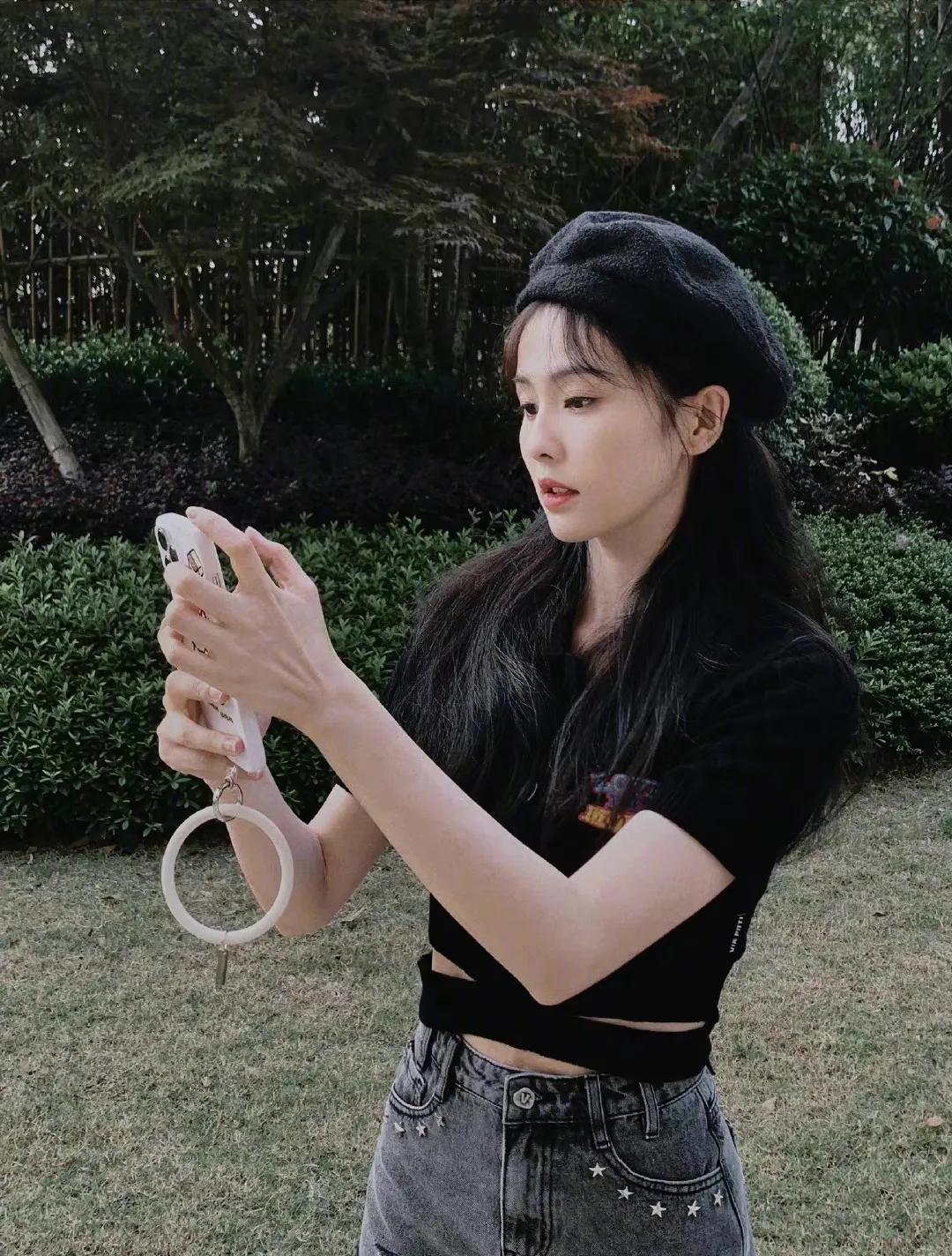 白鹿近期穿搭