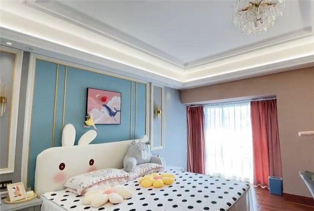 一家六口的405㎡顶层大宅：巧妙利用阁楼，装修出9室4厅5卫