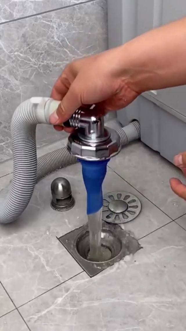 洗衣机排水管不能直接插在地漏里,特别是夏天,问题更多