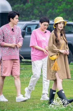 这是变形计吧？《花少4》路透环境艰苦，还要做饭干活