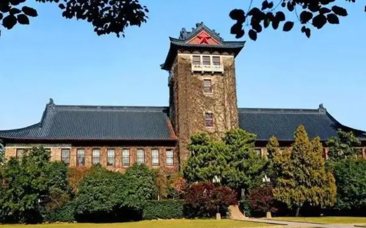 “百强大学”排行榜出炉，哈工大紧随武大之后，人大排在十名开外