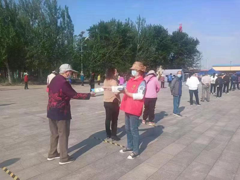 兴隆台区开展打击整治养老诈骗专项行动宣传活动