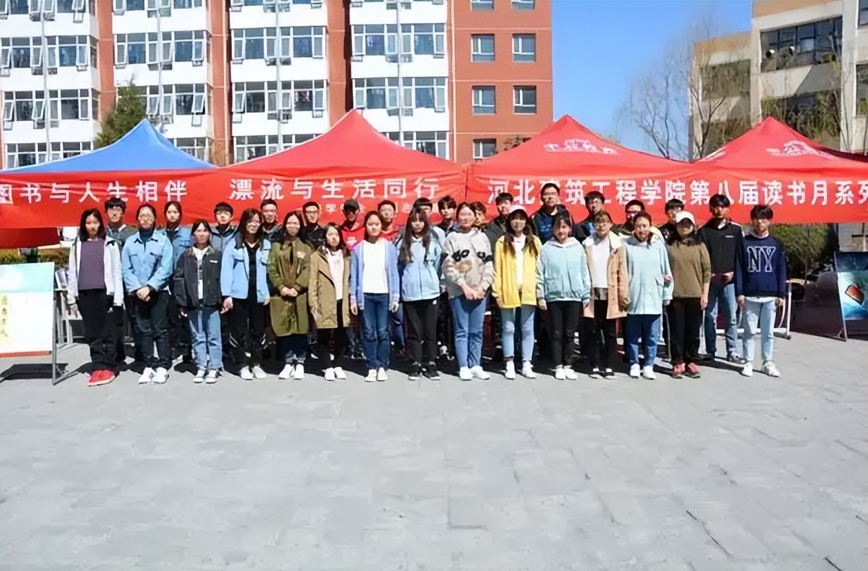 河北一所处境尴尬的大学，学霸看不上学渣考不上，就业前景却很好