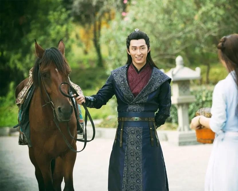 不够潇洒别骑马，这10位演员告诉你，啥叫鲜衣怒马少年郎