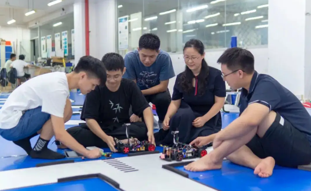 盘点未来前景光明的五大专业，男生女生均适合，薪资待遇良好