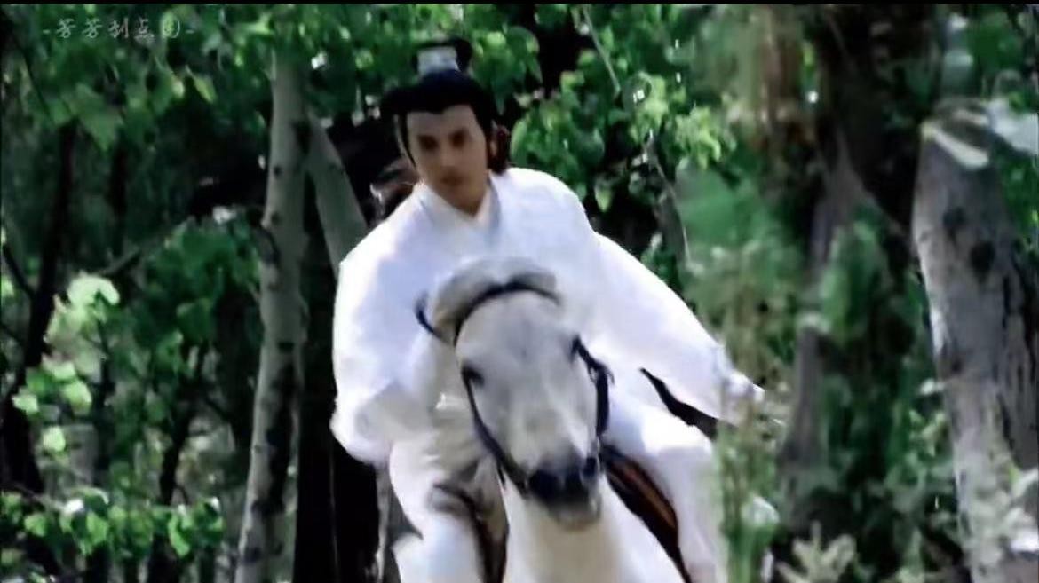 不够潇洒别骑马，这10位演员告诉你，啥叫鲜衣怒马少年郎