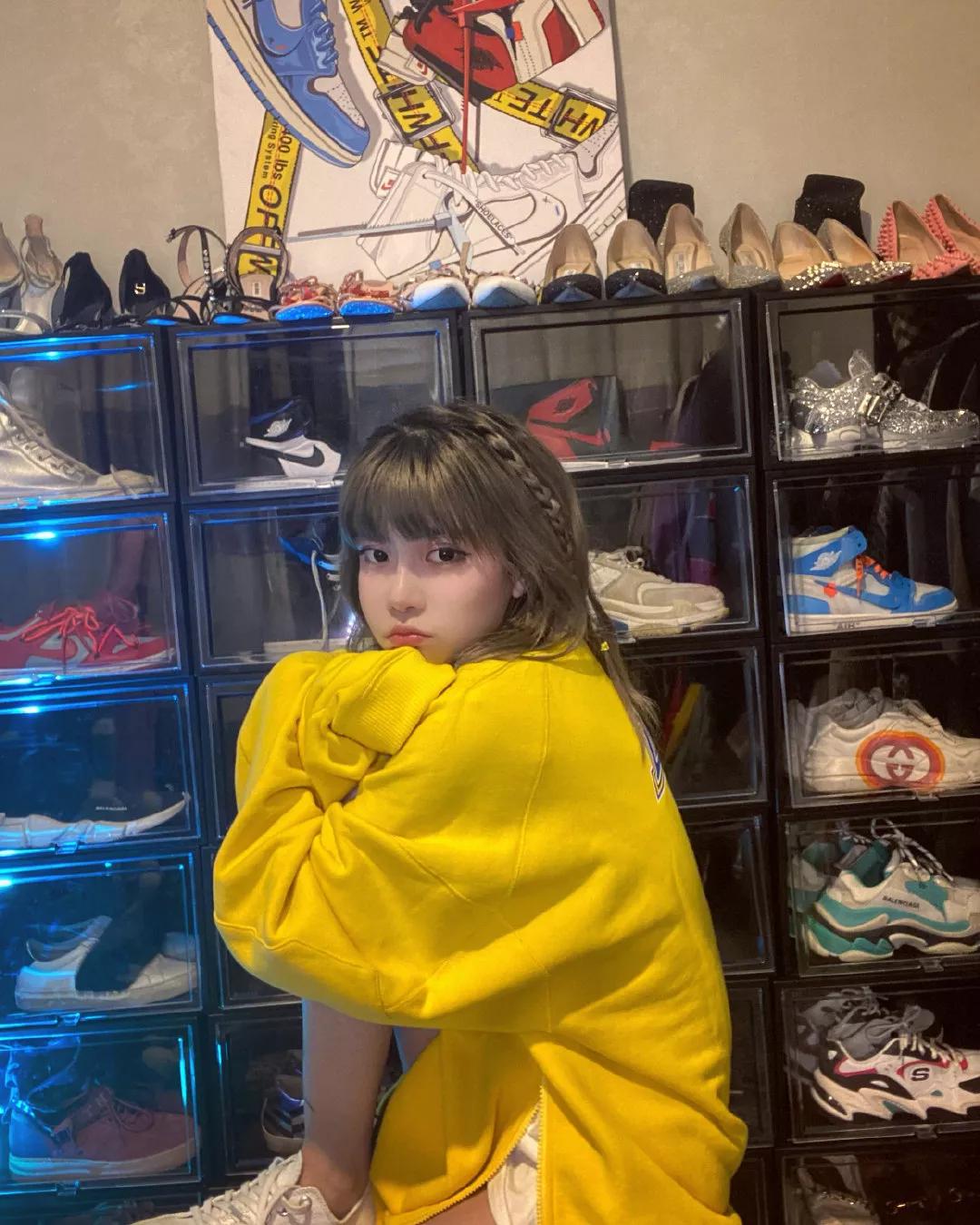 手机大片，人气网红周淑怡和斤斤