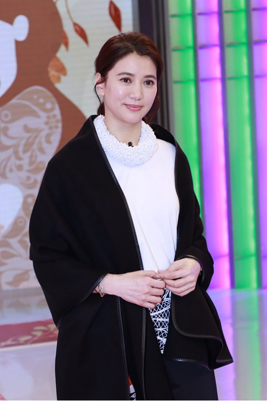 怀孕后胖得离谱的女明星，有人飙升55斤，有人直逼190胖若两人