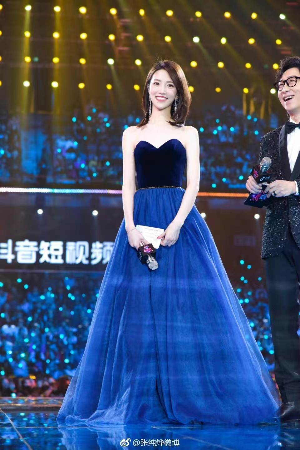 有种“整容”叫张纯烨弹琴，长相没变，《蒙面舞王》却像换了个人