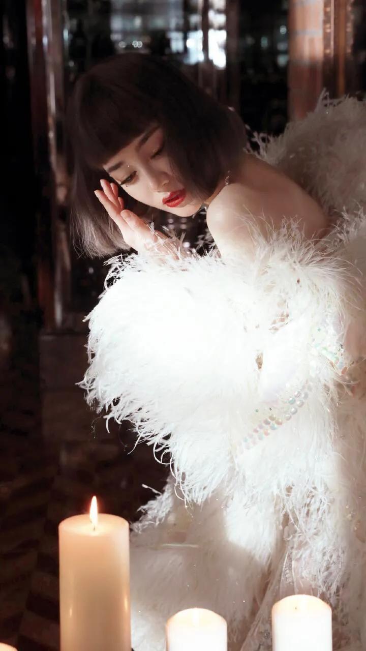 迪丽热巴太漂亮了，这张照片很可爱