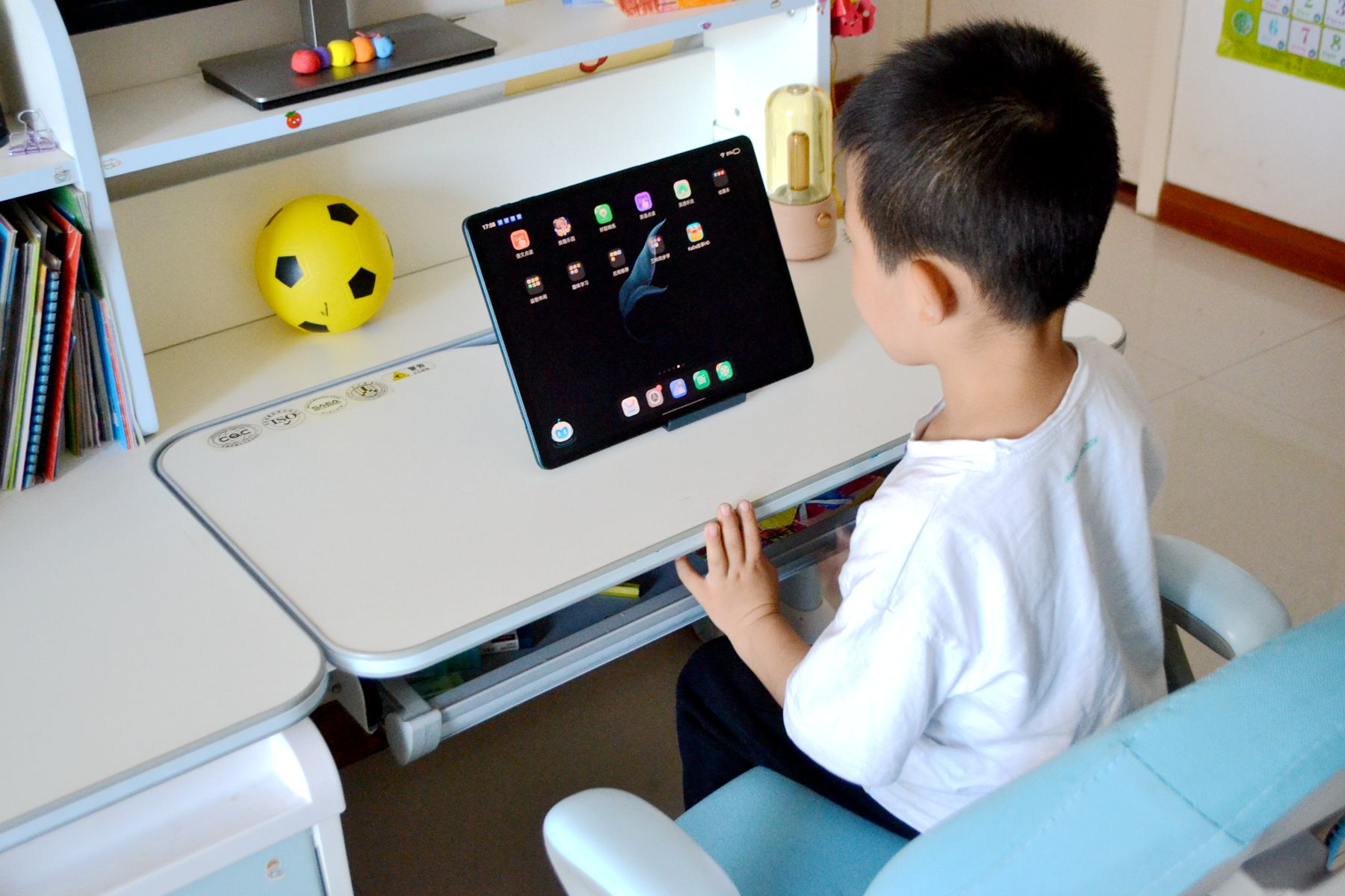 国货逆袭！学习机媲美线下家教！步步高家教机S6做到了