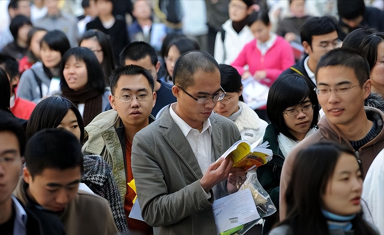 2022考研复试，中山大学一考生411分复试被刷掉，网友：水太深了