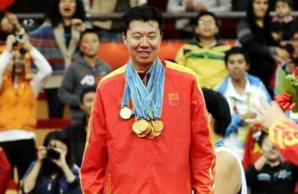 nba哪些球员爱中国(八一名宿王治郅：姚明易建联“中间人”，首位登陆NBA中国球员)