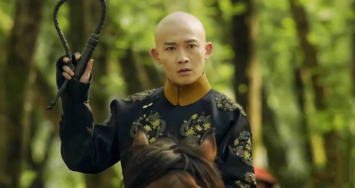 不够潇洒别骑马，这10位演员告诉你，啥叫鲜衣怒马少年郎