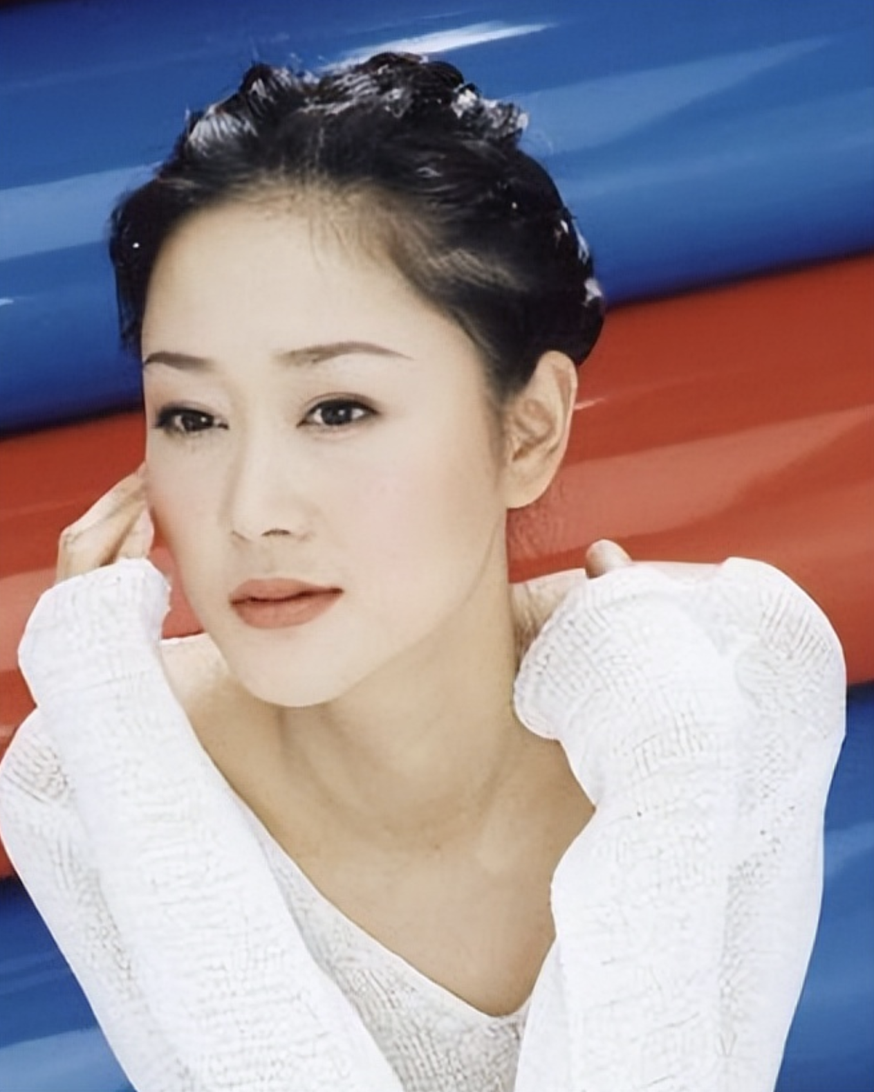 于佳卉：17岁出道，为爱“隐退”却遭前夫背叛，最后烧炭自杀