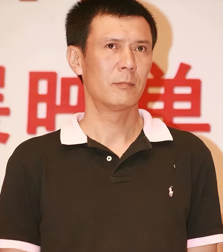 “爷叔”姚安濂：曾是小鲜肉，57岁才成影帝，离婚与女儿相依为命
