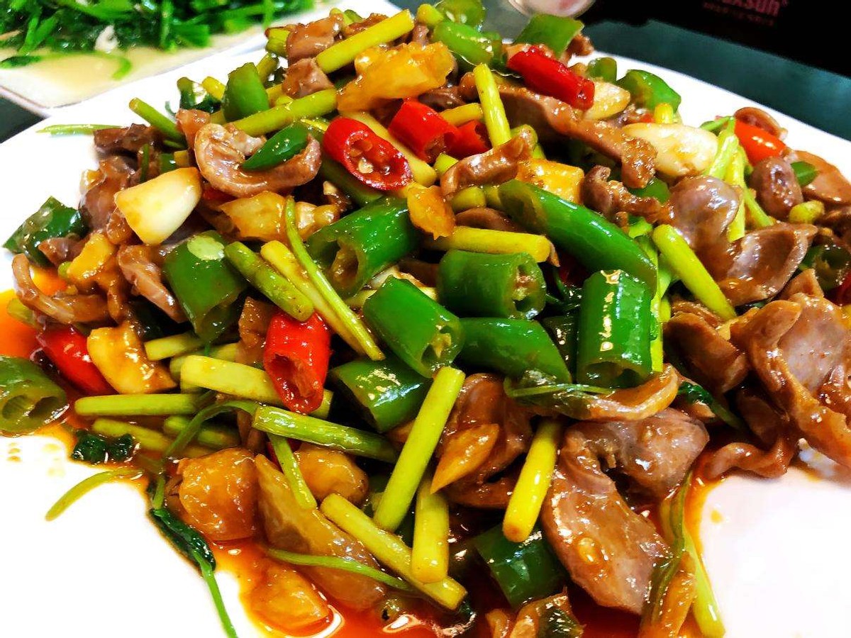 湖南“备受争议”的6大怪味美食，本地人吃不腻，外地人望而却步