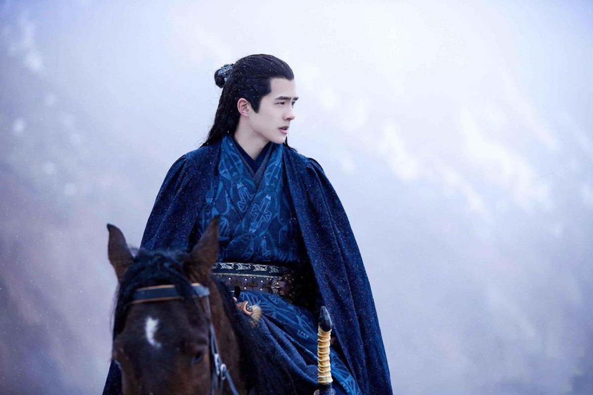 不够潇洒别骑马，这10位演员告诉你，啥叫鲜衣怒马少年郎