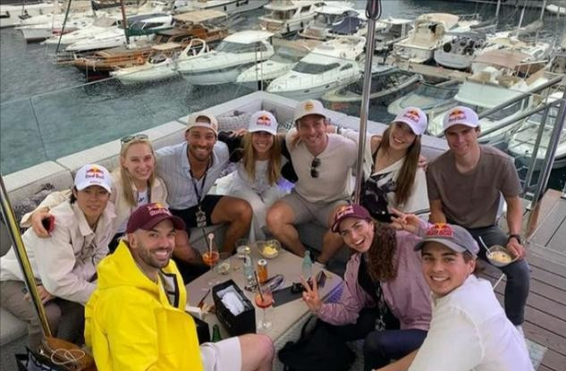 从滑雪冠军到娱乐圈新星，谷爱凌商业价值飙升，为何突然炙手可热