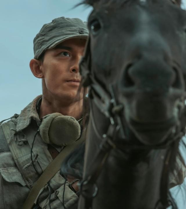 不够潇洒别骑马，这10位演员告诉你，啥叫鲜衣怒马少年郎