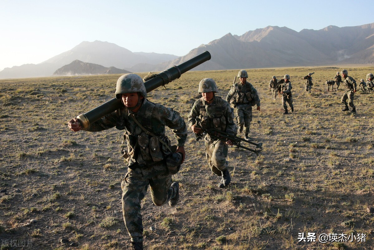 军事文化学院正军（一个集团军有多少位少将）