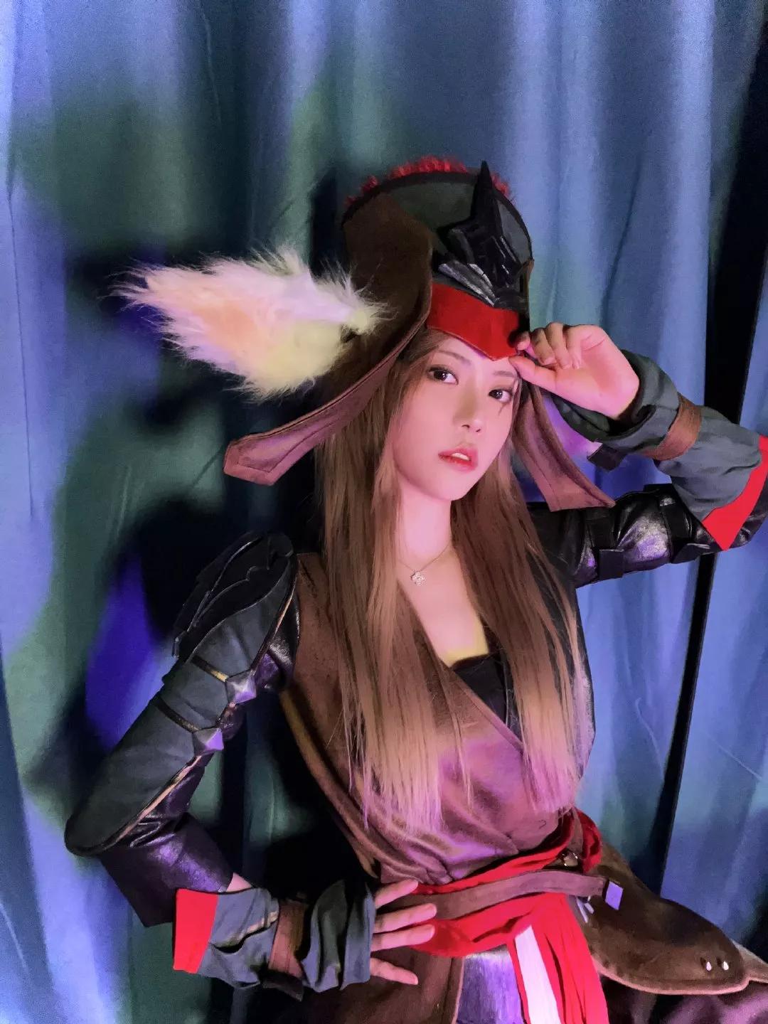 手机大片，人气网红周淑怡和斤斤