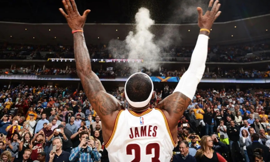 nba为什么捶胸口(詹姆斯最经典的五个庆祝动作:霸王步潇洒无比,捶胸