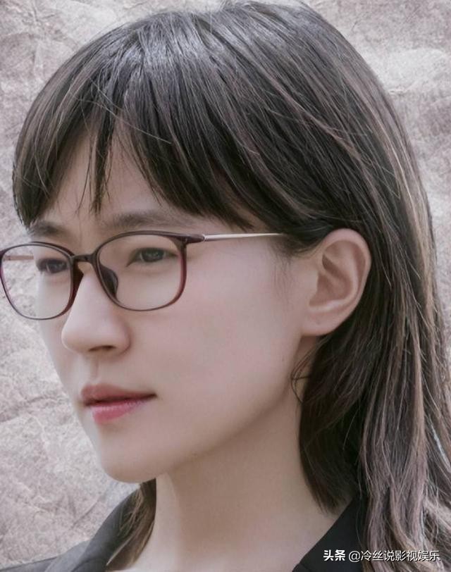 罗晋和焦俊艳搭档，悬疑剧秒变职场剧，《庭外》还能追吗？