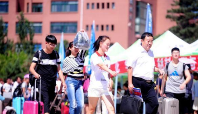 大学生每月生活费被划分等级，一级堪比荒野求生，学生都不敢出门