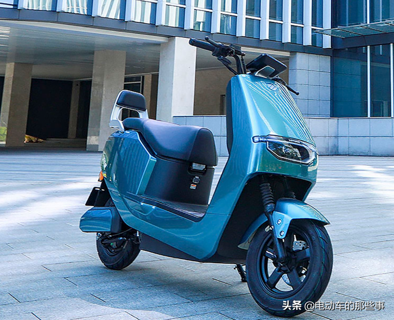 1小时能充满,最大能跑200公里,这2款电动车,解决车主续航焦虑