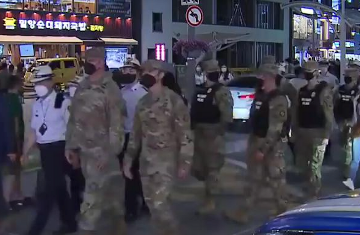 ���޷������ˣ������ٴν�ͷΧŹ�������ӣ����ǽ��������Լ�����