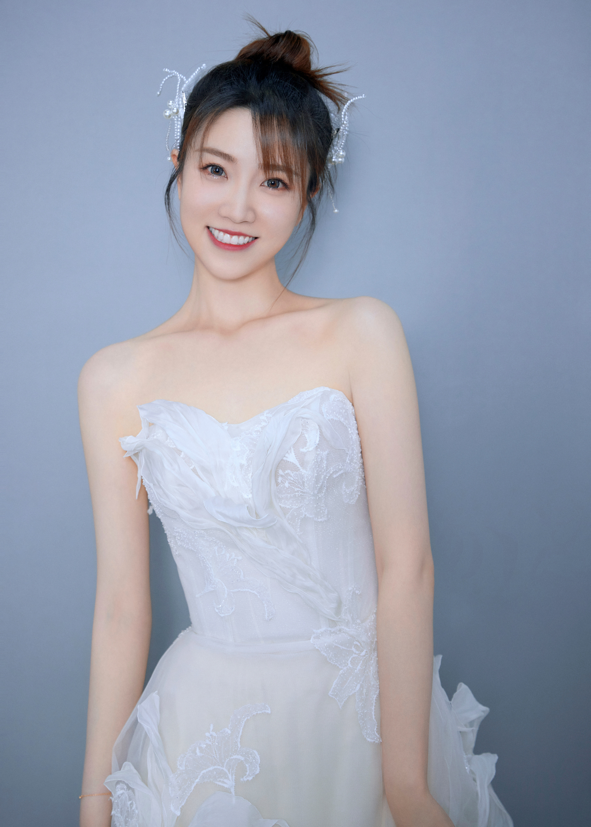 有种“整容”叫张纯烨弹琴，长相没变，《蒙面舞王》却像换了个人