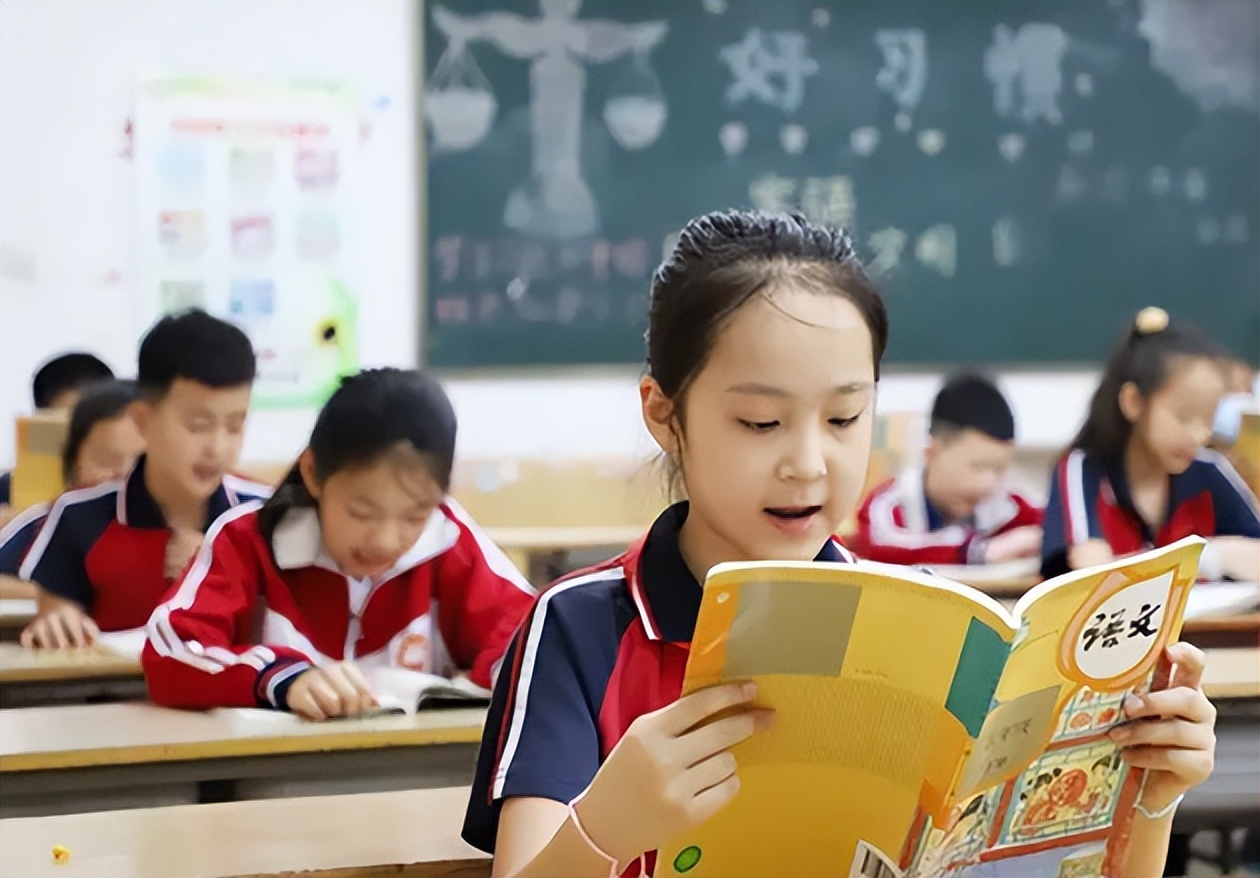 为何学生语文水平不如以前？看过语文教材才发现，并非学生不愿学