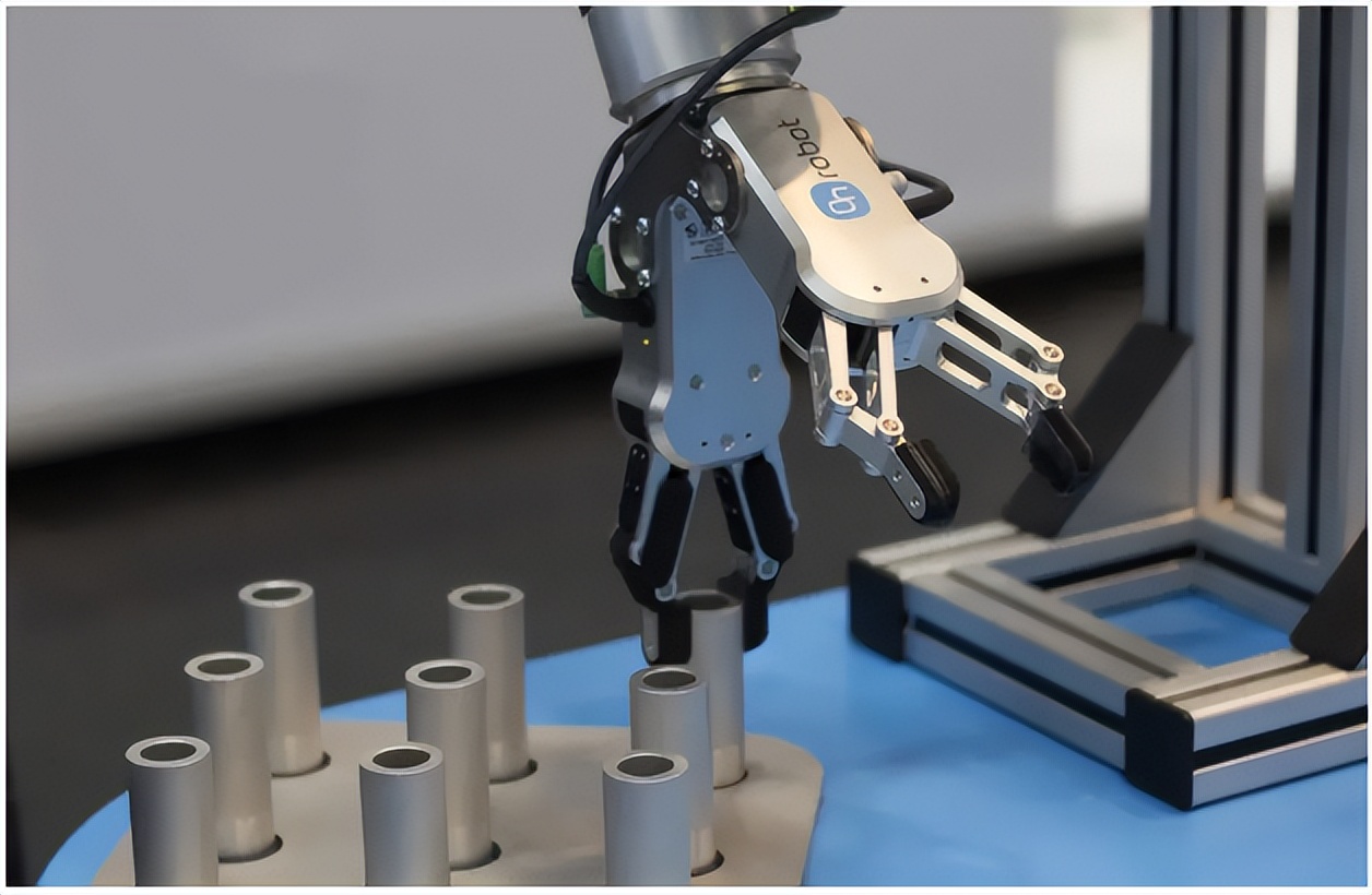 BFT机器人带你探索机器人｜Onrobot夹爪在高精度零件制造中的应用