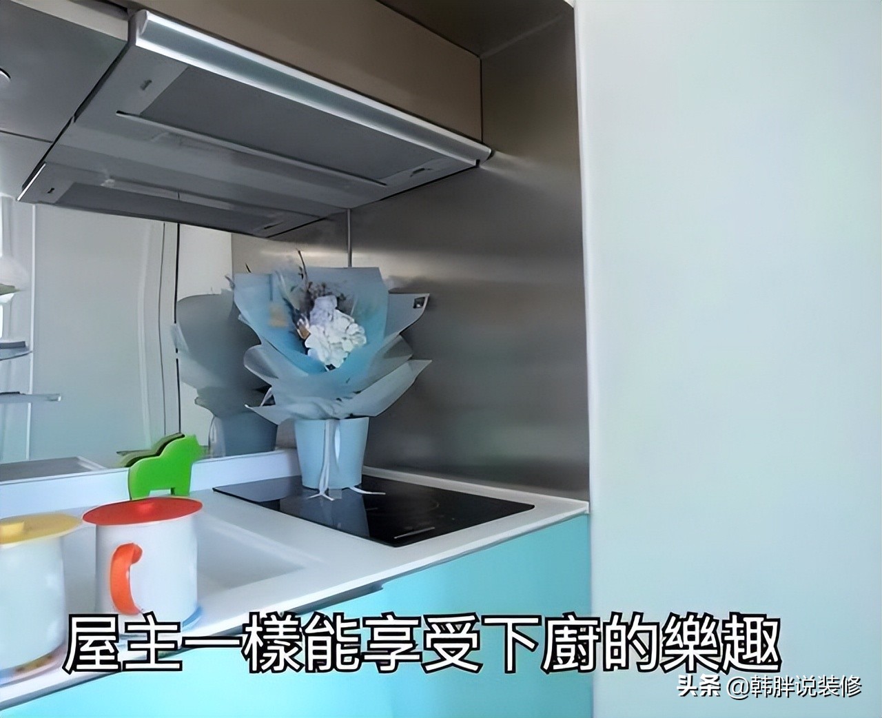 香港90后小夫妻，花230万买下12㎡小屋，床吊在半空，这设计绝了