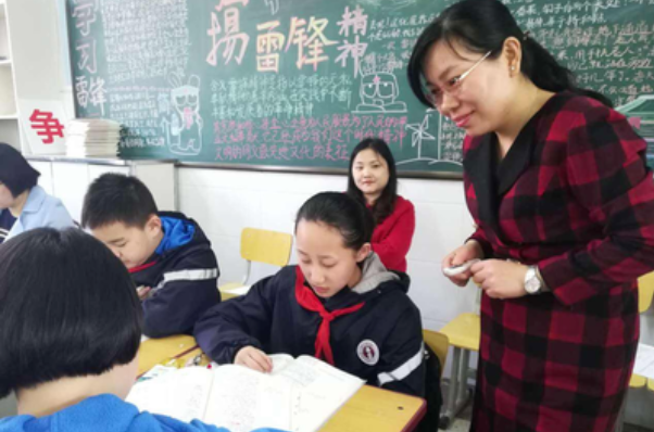 私立学校“转公”提上日程，民办老师的3条出路，解决编制成关键