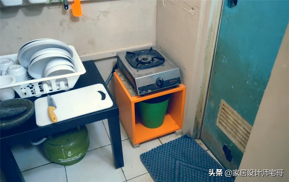 香港33岁小哥的16㎡蜗居，打造1室1厅，功能齐全，网友：苦中作乐