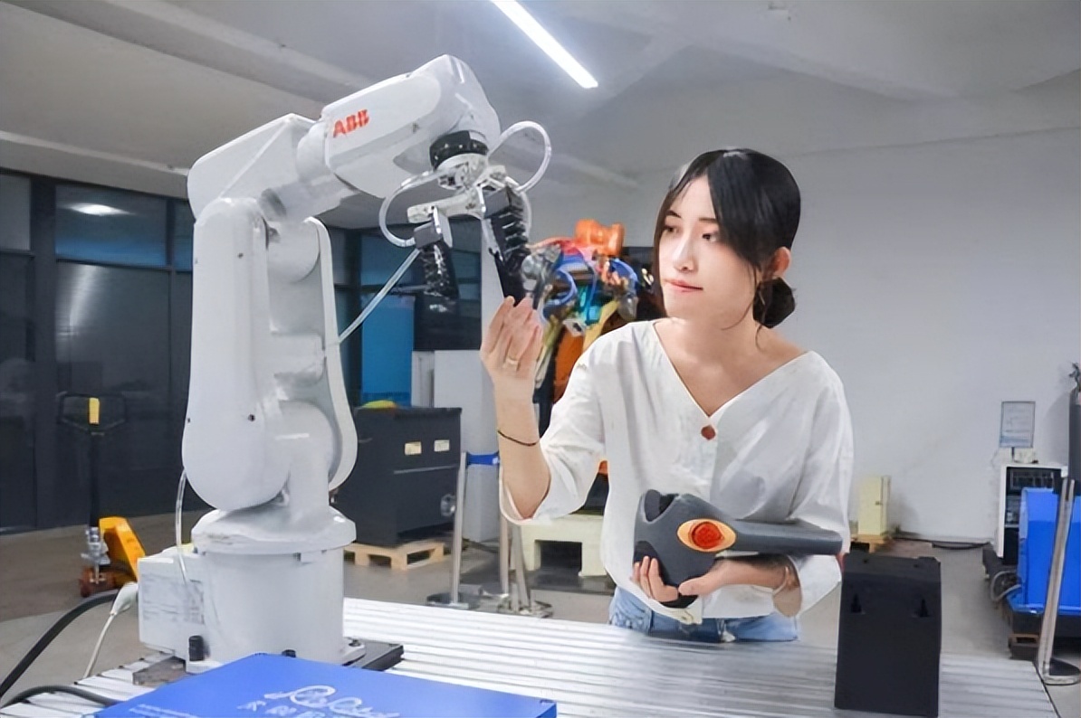 男女数量失衡的3大专业，男女比例1:9，大学期间想逃课都难