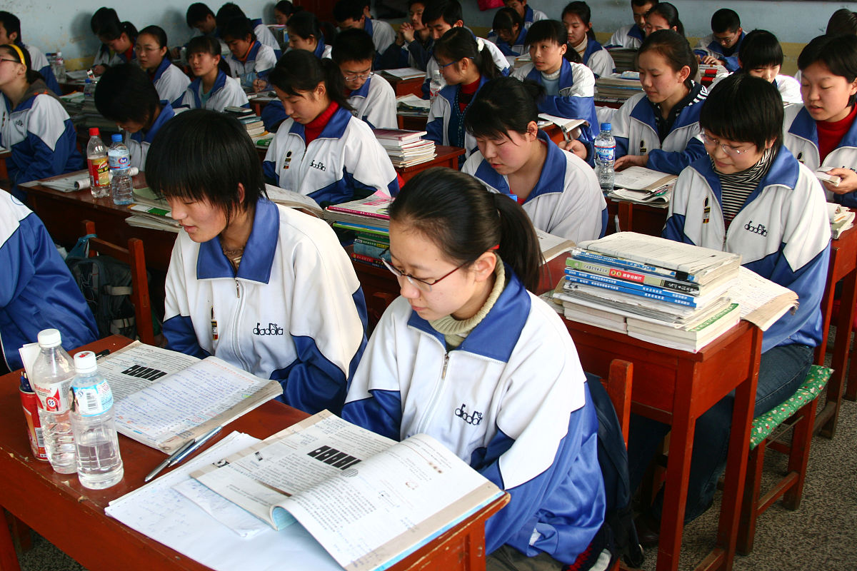 高中阶段，考好的大学和谈恋爱，你会如何选？